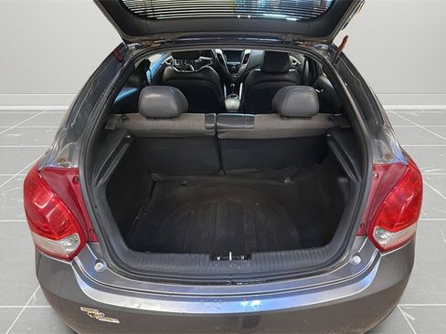 Used 2013 Hyundai Veloster w/ Style Pkg image 22