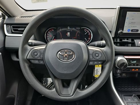 Used 2025 Toyota RAV4 LE FWD image 38