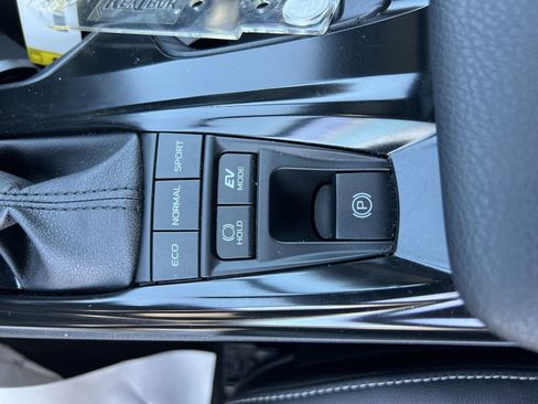 Used 2025 Toyota Camry SE FWD image 29