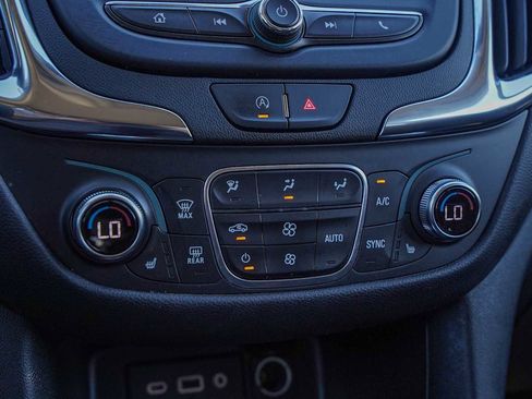 Used 2023 Chevrolet Equinox LT image 18