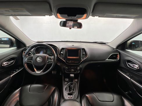 Used 2019 Jeep Cherokee Latitude Plus AWD/4WD image 10