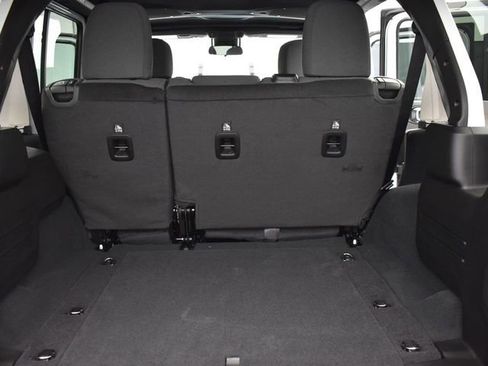 Used 2025 Jeep Wrangler Unlimited Sport AWD/4WD image 12