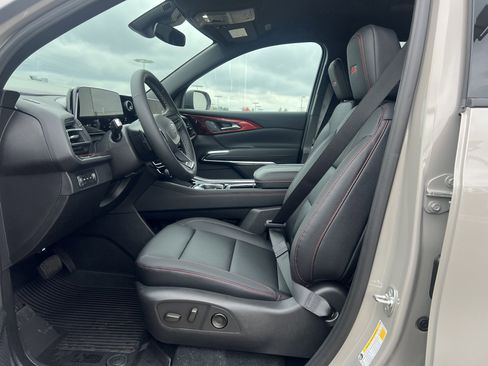 New 2026 Chevrolet Traverse Z71 w/ LPO, Floor Liner Package image 4