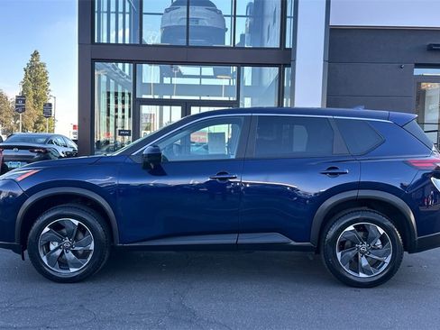 Used 2025 Nissan Rogue SV image 9