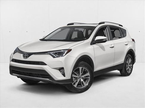 Used 2018 Toyota RAV4 XLE AWD/4WD image 1