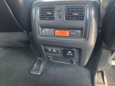 Used 2019 Nissan Pathfinder SL FWD image 25