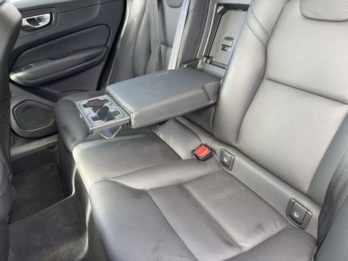 Certified 2025 Volvo XC60 B5 Plus image 33