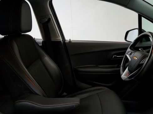 Used 2022 Chevrolet Trax LT w/ Midnight Edition AWD/4WD image 29