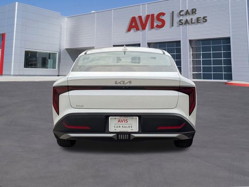 Used 2025 Kia K4 LXS image 5