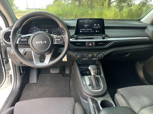 Used 2022 Kia Forte LXS w/ LXS Technology Package image 14