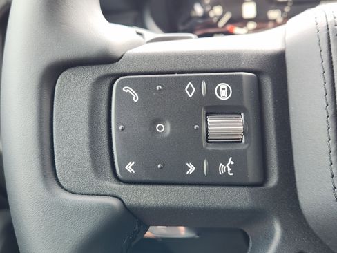 New 2025 Land Rover Defender 110 V8 image 29