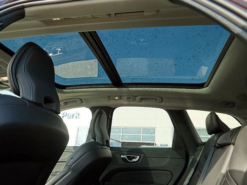 New 2026 Volvo XC60 B5 Ultra w/ Climate Package image 21