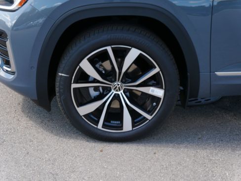 New 2025 Volkswagen Atlas SEL Premium R-Line image 4
