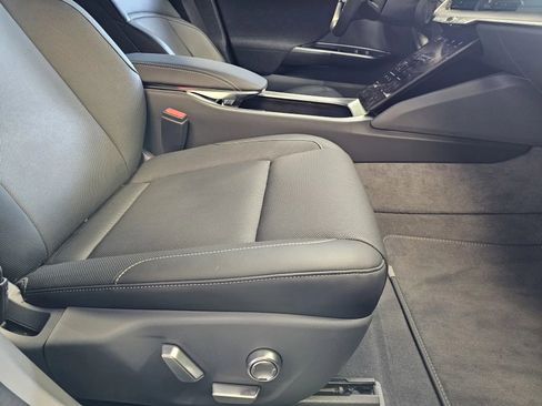 Used 2024 Lucid Air Pure RWD image 7