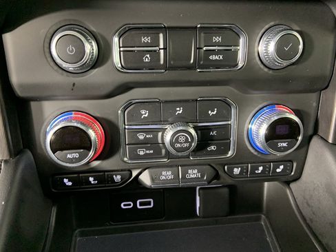 Used 2024 GMC Yukon AT4 w/ Technology Package image 14