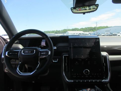 New 2026 GMC Yukon XL Elevation w/ Elevation Premium Package AWD/4WD image 16