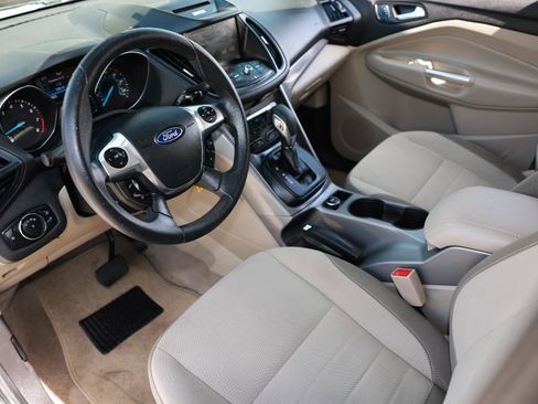 Used 2014 Ford Escape SE w/ Equipment Group 201A image 4