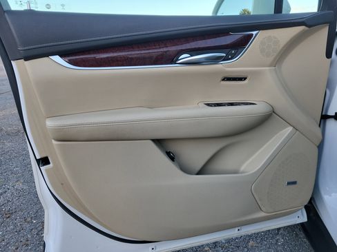 Used 2019 Cadillac XT5 Premium Luxury image 15