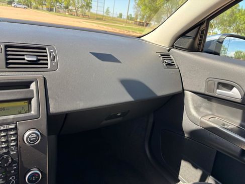 Used 2011 Volvo C30 T5 R-Design image 16