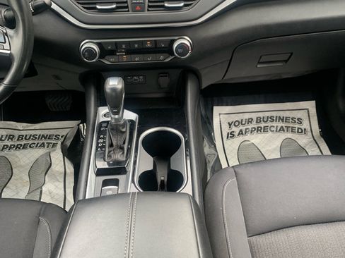 Used 2022 Nissan Altima 2.5 SV w/ SV Premium Package image 11