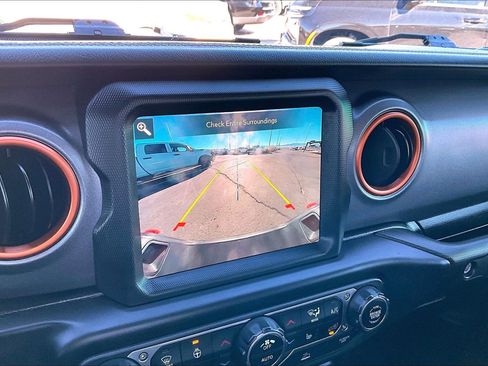 Used 2023 Jeep Gladiator Mojave w/ Cold Weather Group image 15