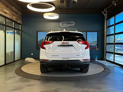 Used 2018 GMC Terrain SLT w/ Preferred Package AWD/4WD image 4