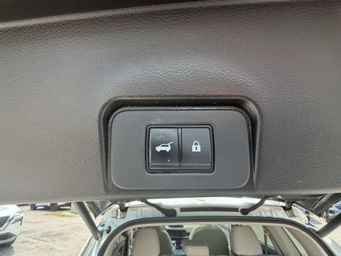 Certified 2023 Nissan Rogue SV w/ SV Premium B Package FWD image 16