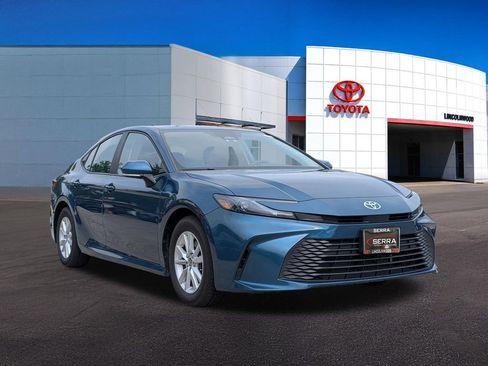 Used 2025 Toyota Camry LE FWD image 7