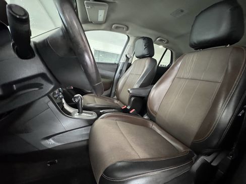 Used 2016 Chevrolet Trax LT w/ LT Convenience Package image 17