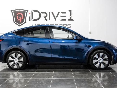 Used 2021 Tesla Model Y Long Range AWD/4WD image 8