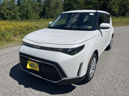 New 2025 Kia Soul LX image 1