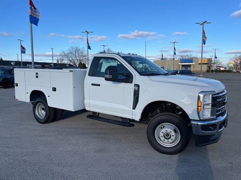 New 2025 Ford F350 XL w/ XL Chrome Package image 2