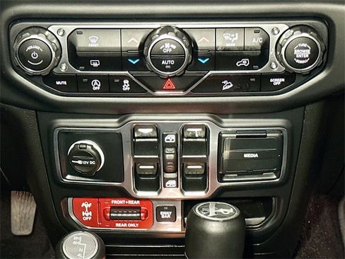 Used 2018 Jeep Wrangler Unlimited Rubicon w/ LED Lighting Group image 13