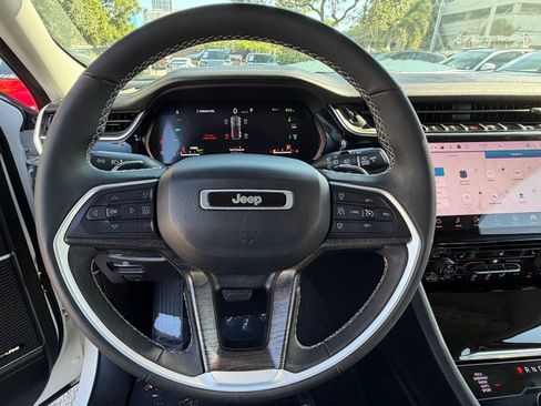 Used 2023 Jeep Grand Cherokee 4WD 4xe image 23