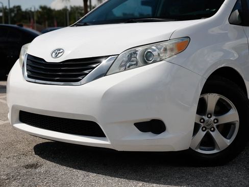 Used 2014 Toyota Sienna LE FWD image 17