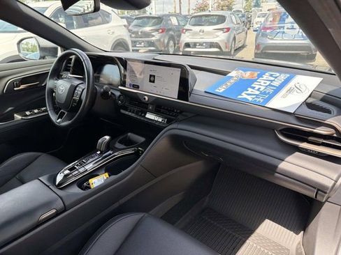 Certified 2025 Toyota Crown AWD/4WD image 18