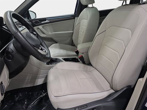 Used 2022 Volkswagen Tiguan SEL R-Line image 14