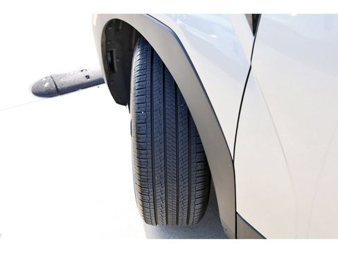 Certified 2026 Hyundai Santa Fe SEL FWD image 31