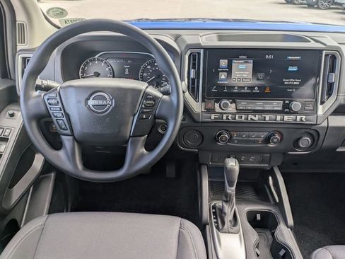 Used 2025 Nissan Frontier SV RWD image 29