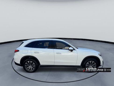 Used 2024 Mercedes-Benz GLC 300 image 3