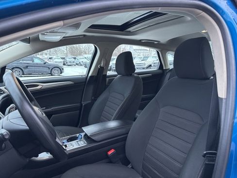 Used 2020 Ford Fusion SE image 4