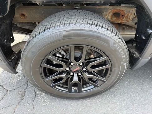Used 2024 GMC Sierra 1500 Elevation AWD/4WD image 6