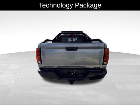Certified 2025 Chevrolet Colorado ZR2 w/ Midnight Edition AWD/4WD image 6