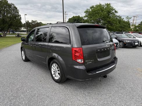Used 2016 Dodge Grand Caravan SXT FWD image 3