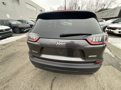 Used 2019 Jeep Cherokee Latitude Plus w/ Comfort/Convenience Group image 7