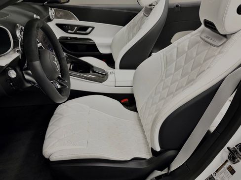 Used 2024 Mercedes-Benz SL 63 AMG 4MATIC image 23