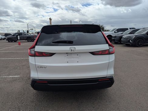 Used 2024 Honda CR-V EX image 4