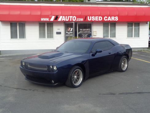 Used 2014 Dodge Challenger R/T RWD image 10
