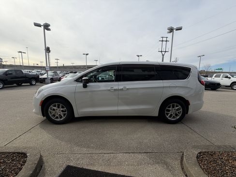 New 2026 Chrysler Voyager LX image 15
