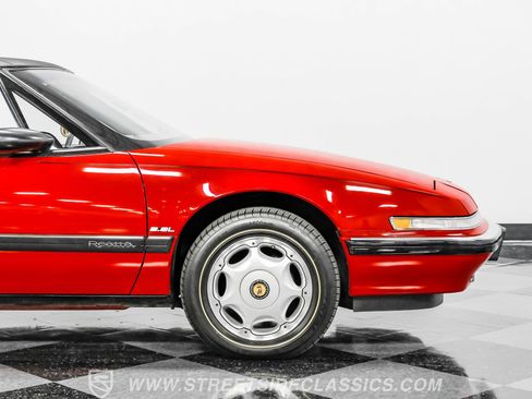 Used 1991 Buick Reatta Convertible image 27